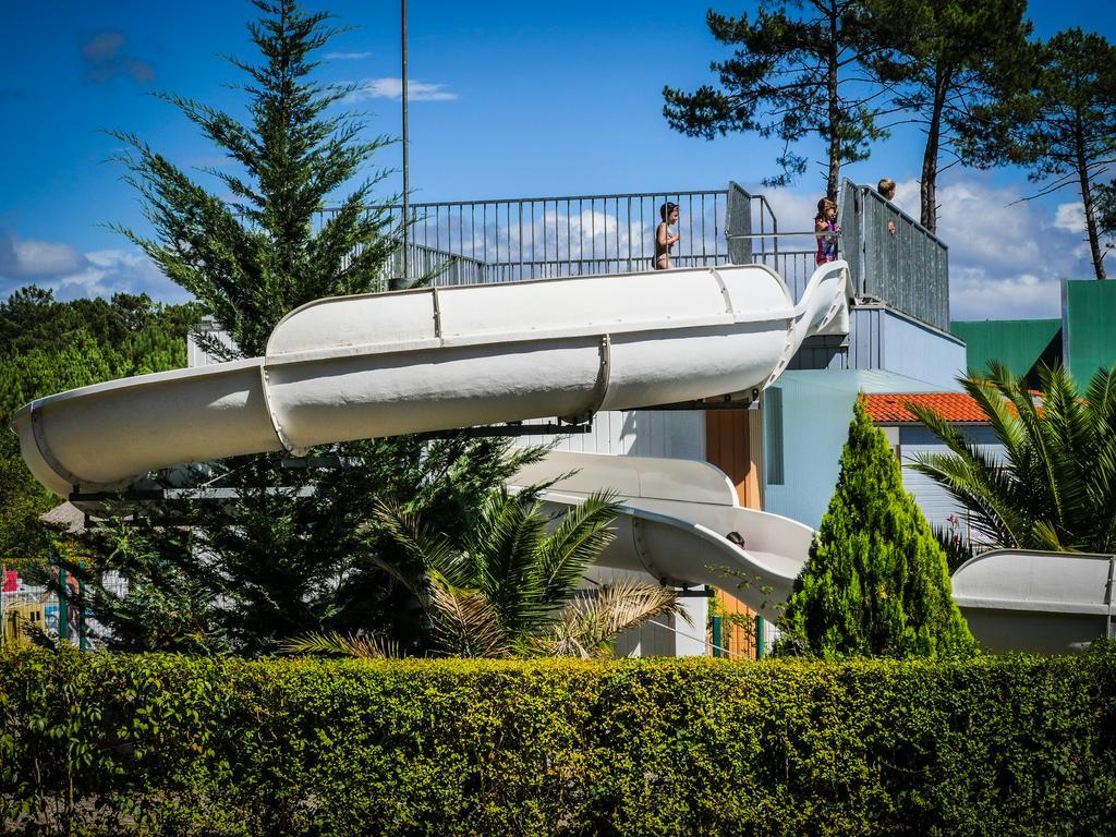 Village Vacances Les Genêts Léon Exterior foto